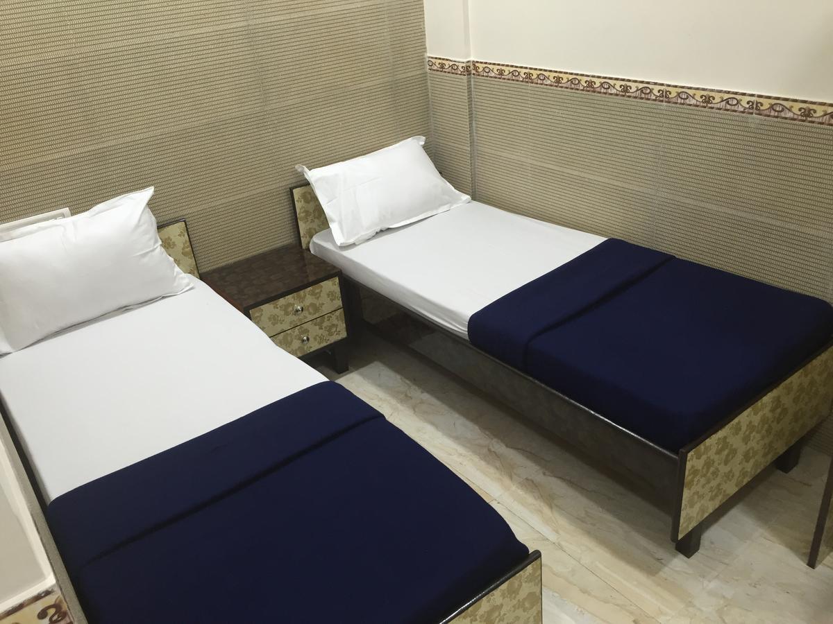 Hotel Marhaba ムンバイ エクステリア 写真